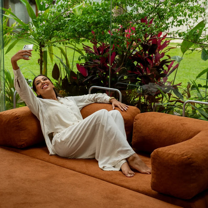 Sofá Cama Bloom Tecido Boucle Laranja - Sofá na Caixa Laranja
